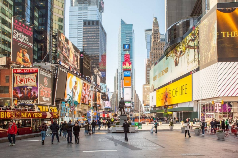 Туристите в Ню Йорк вече могат да се ваксинират на Таймс Скуеър